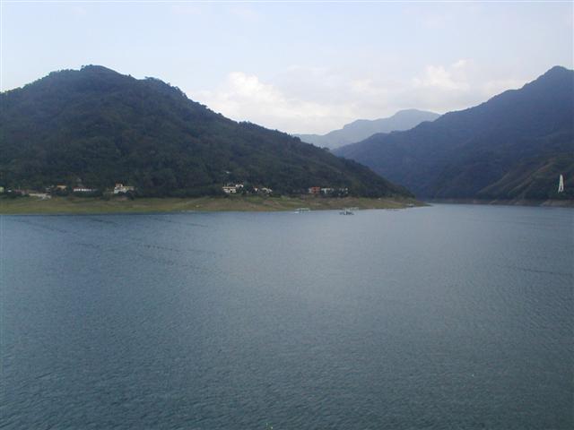 Shihmen Reservoir, from the northern side
